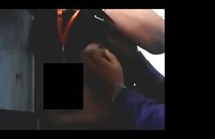 XXX מכונות משרדיות לנכסיו במשרד 7 מזיין את העוזרת