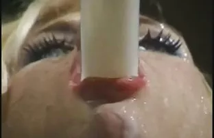 XXX נשים שותות 800 גרם ב-15 דקות)) נשים חרמניות