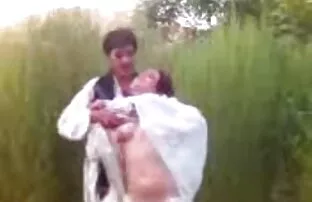 XXX Cam Arab kiss