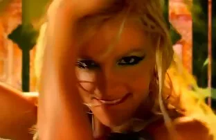 XXX בריטני ספירס רוצה לישון. סרטי סקס ישראלי חינם