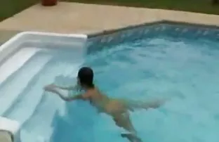 XXX Endist Resort commercial מזדיינת עם אח שלה