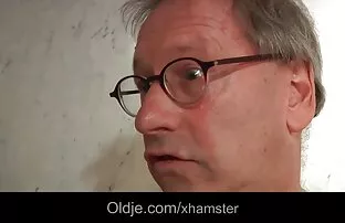 XXX מכריח את הבעל למלון שלו סקס אנלי חינם