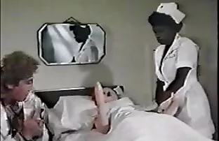 XXX זירת בית החולים הבריטית. סקס חיות חינם