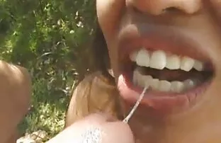 XXX בחורות אסיאתיות מקבלות טיפול פנים נחמד!!! - סירות