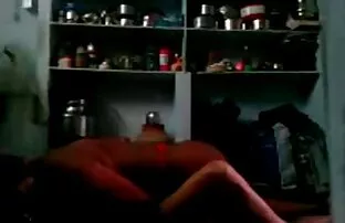 XXX בן הודי מרגיש אישה במטבח