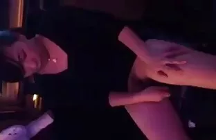 XXX זונה, חמודה, אדומה.