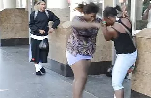 XXX הסכסוך של ברבי, סקס חינם במשפחה