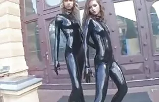 XXX Name, נשים יפות ערומות